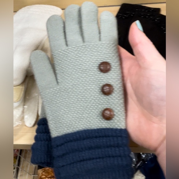 Meet your Posher, Joyce - Picture 2 of 2